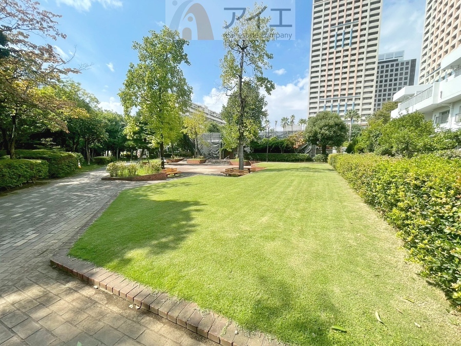 公園が近く、子育て家族に嬉しい緑豊かな環境です