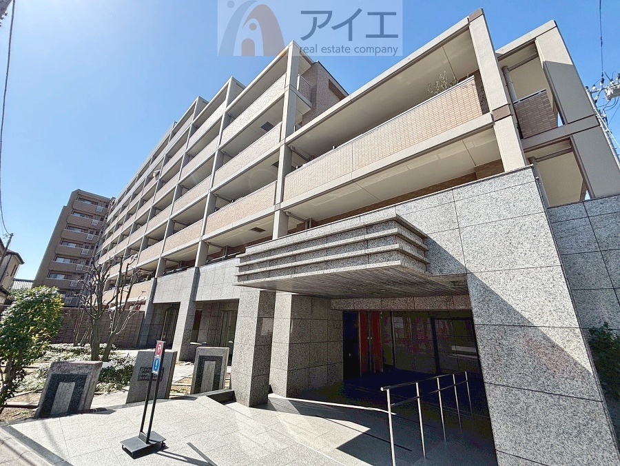 友人を呼びたくなるリノベーション済みのきれいな住まいです