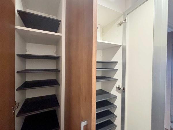 玄関収納もたっぷり