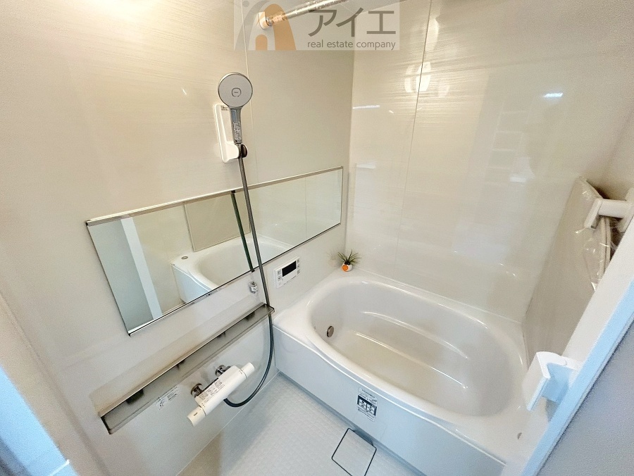 大人の半身浴や、小さなお子様との入浴にも便利な浴室