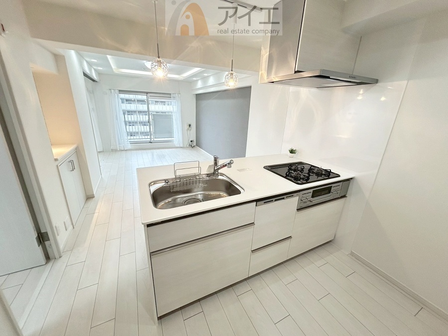 ご家族やお客様との会話も楽しめる対面キッチン