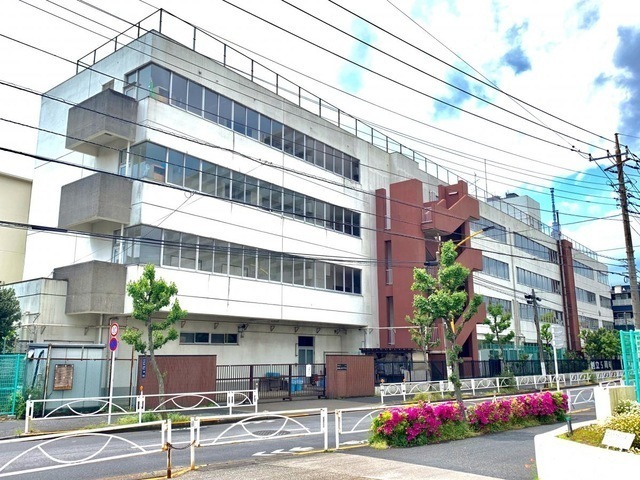 墨田区立吾嬬立花中学校 680m 