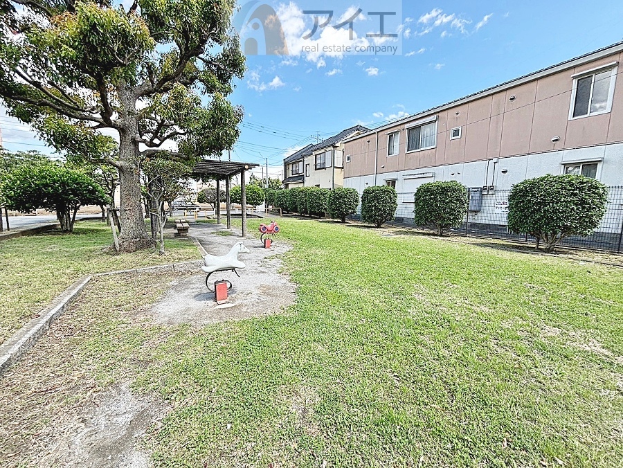 公園が近く、子育て家族に嬉しい緑豊かな環境です