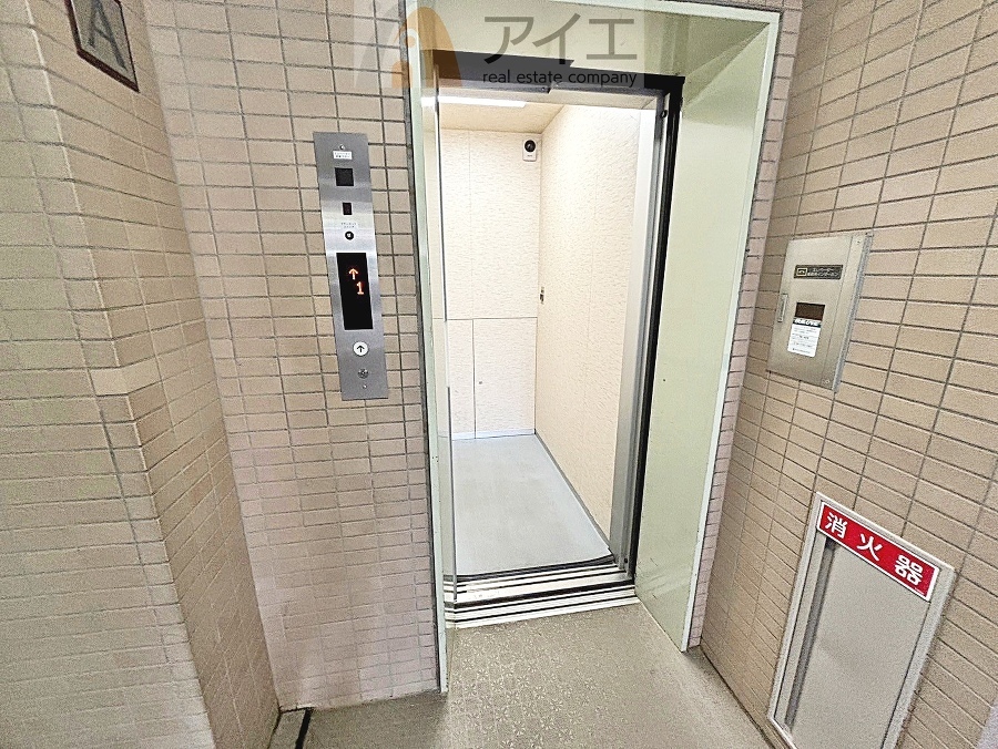 清掃も行き届いたエレベーターホール