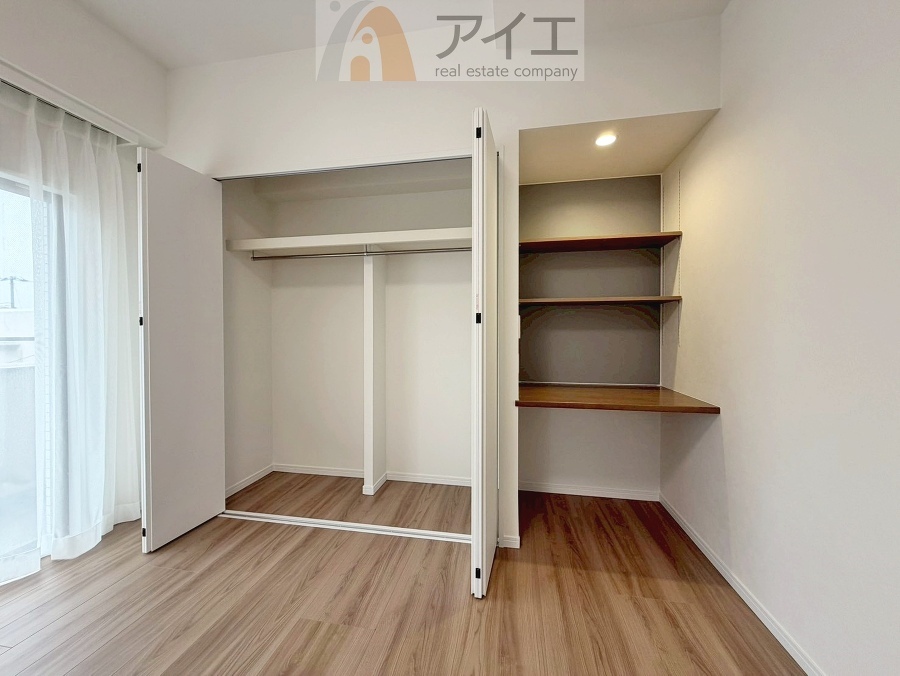 お子様の荷物も片付く、全居室収納スペース