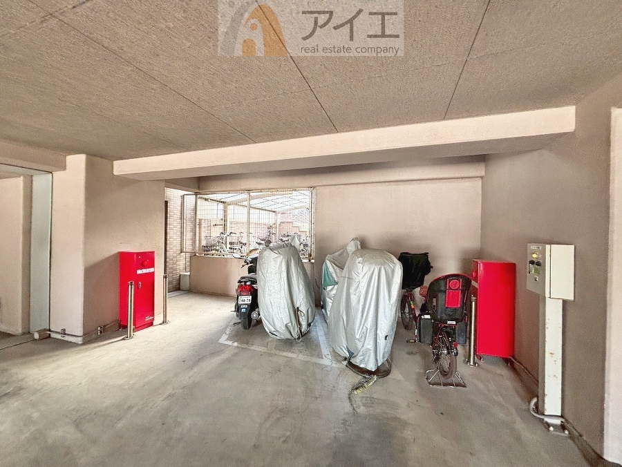 セキュリティ面にも配慮した駐輪場がございます