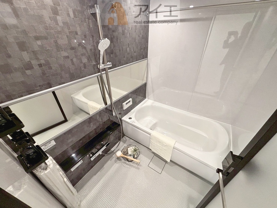 大人の半身浴や、小さなお子様との入浴にも便利な浴室