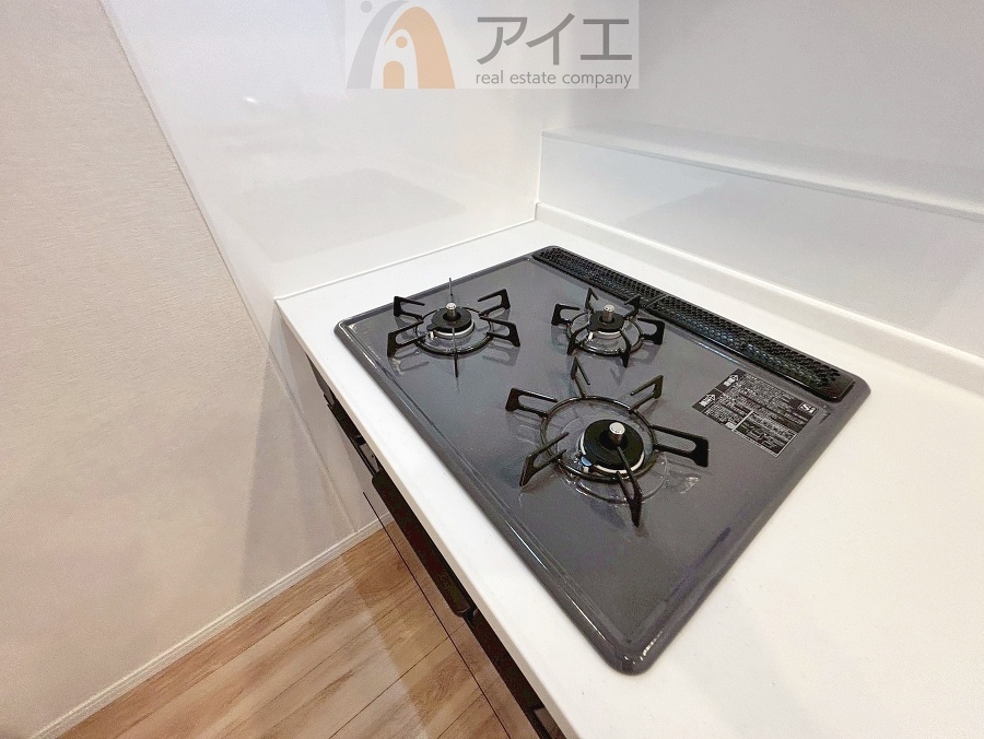 パンづくりやパーティ、大勢でお料理するのに大活躍3口コンロ