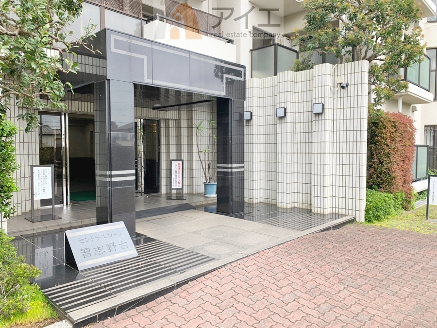 共用部の清掃・修理は管理員が実施