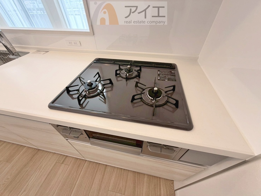 パンづくりやパーティ、大勢でお料理するのに大活躍3口コンロ