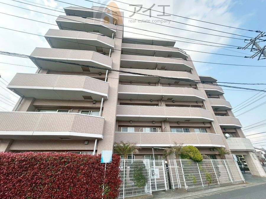 友人を呼びたくなるリノベーション済みのきれいな住まいです