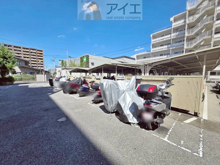 セキュリティ面にも配慮した駐輪場がございます