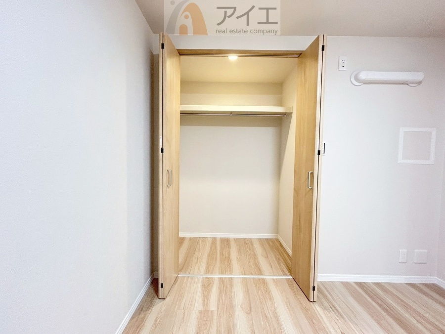 お子様の荷物も片付く、全居室収納スペース