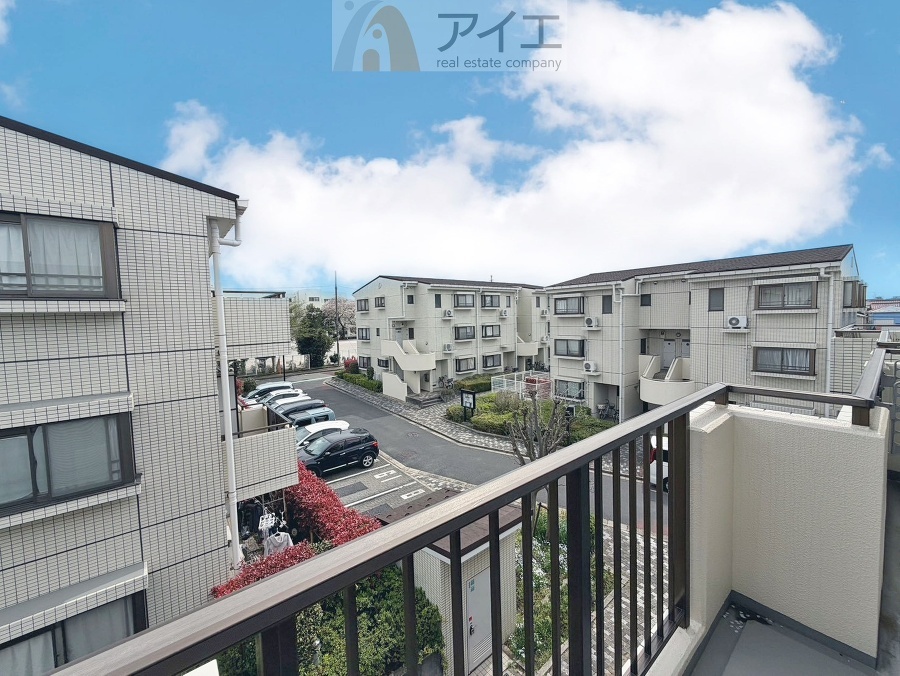 南面バルコニーで毎日のお洗濯も快適