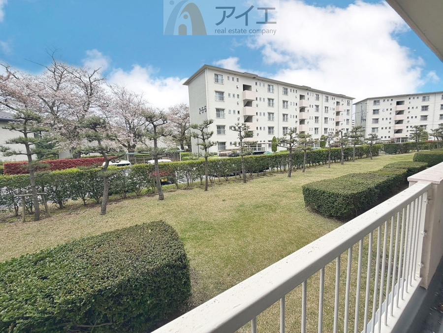 南面バルコニーで毎日のお洗濯も快適