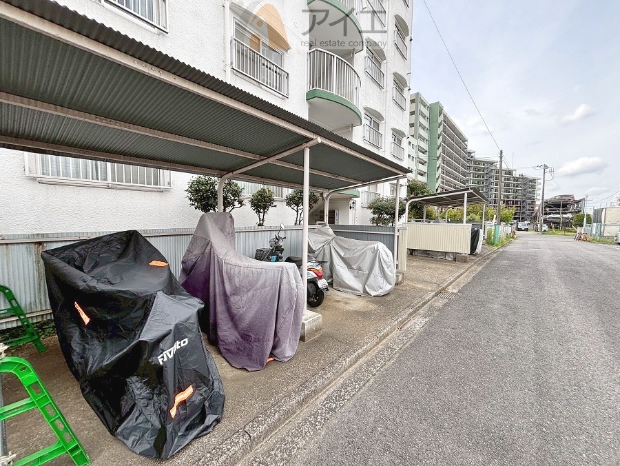 セキュリティ面にも配慮した駐輪場がございます