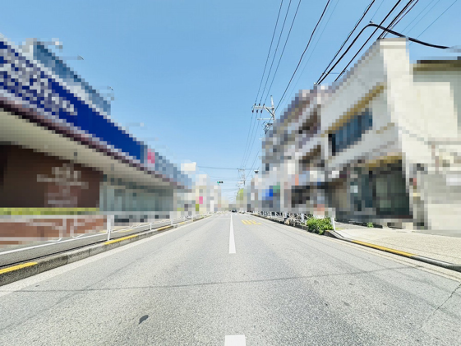   現況古屋あり。解体後更地渡し。