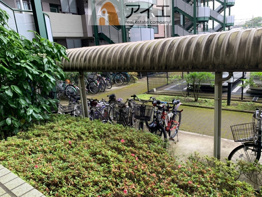 セキュリティ面にも配慮した駐輪場がございます