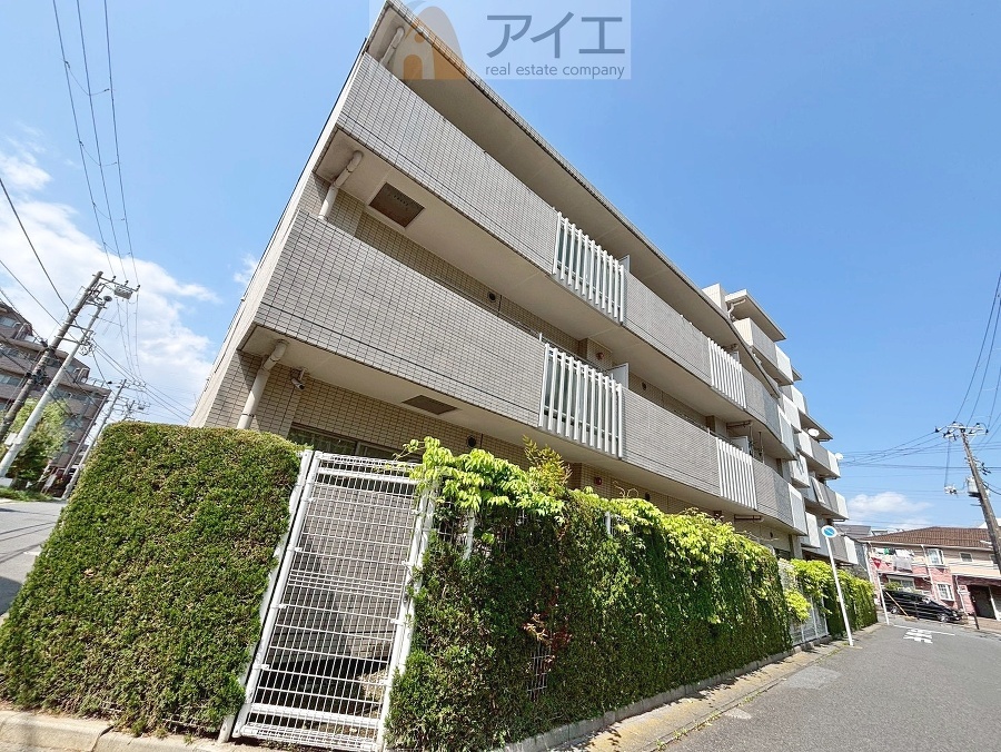 清掃や修理、不審者への声掛けも。管理員日勤は防犯にも有効