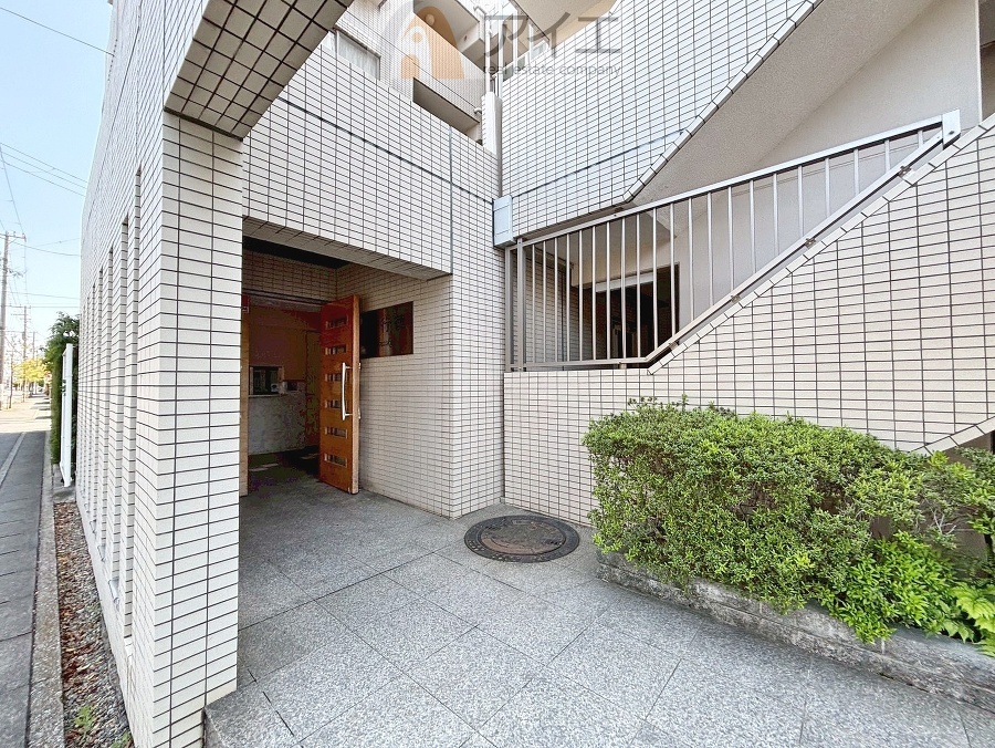 共用部の清掃・修理は管理員が実施