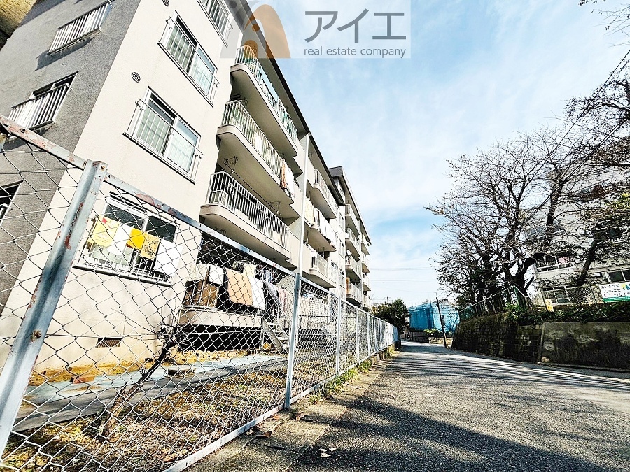 公園が近く、子育て家族に嬉しい緑豊かな環境です