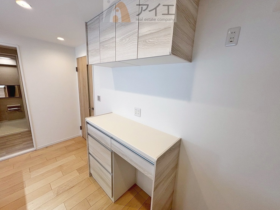 電気調理器具を使うのに便利なキッチン背面コンセント