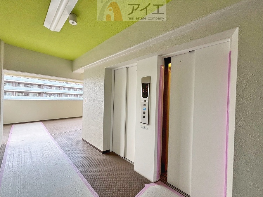 清掃も行き届いたエレベーターホール