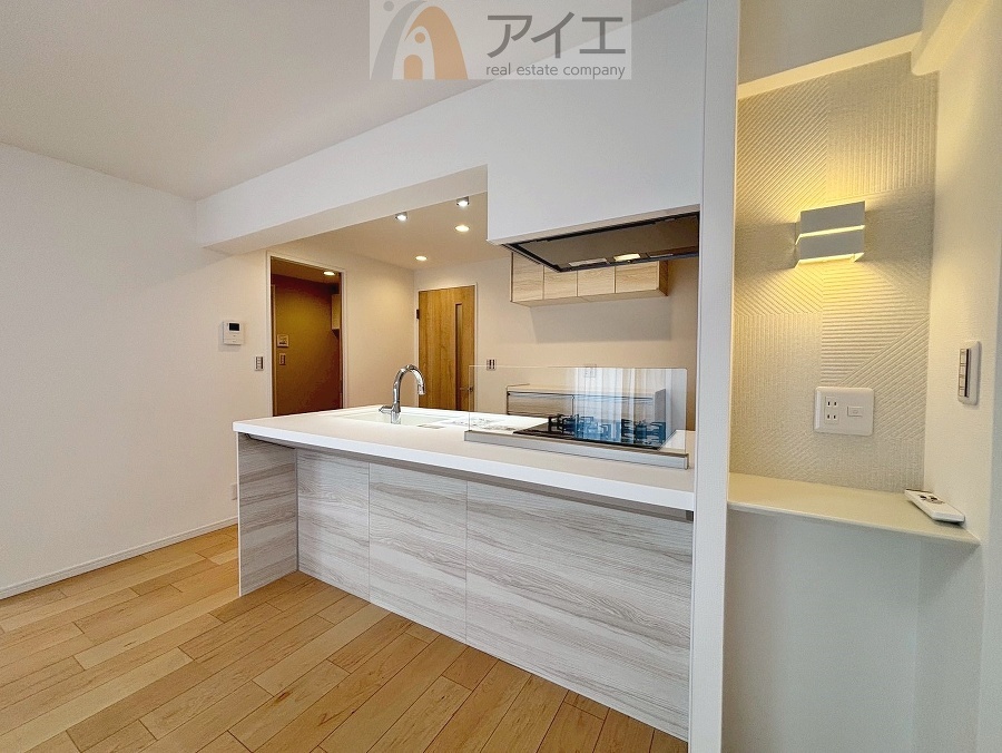 リビングで遊ぶお子様にも目が届く、安心感で選ぶなら対面キッチン