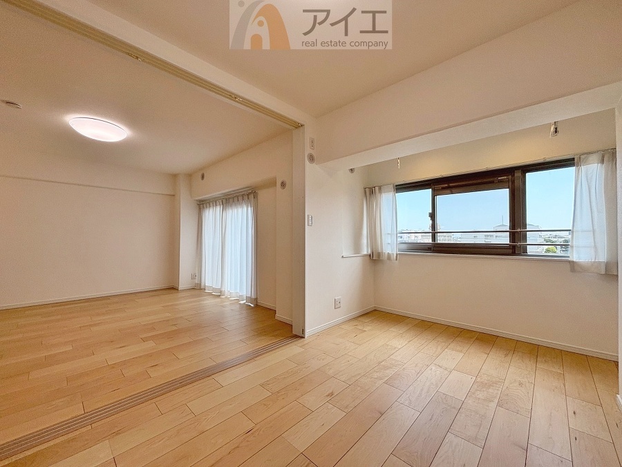 リビングとなじみやすい仕様でインテリア性が高い