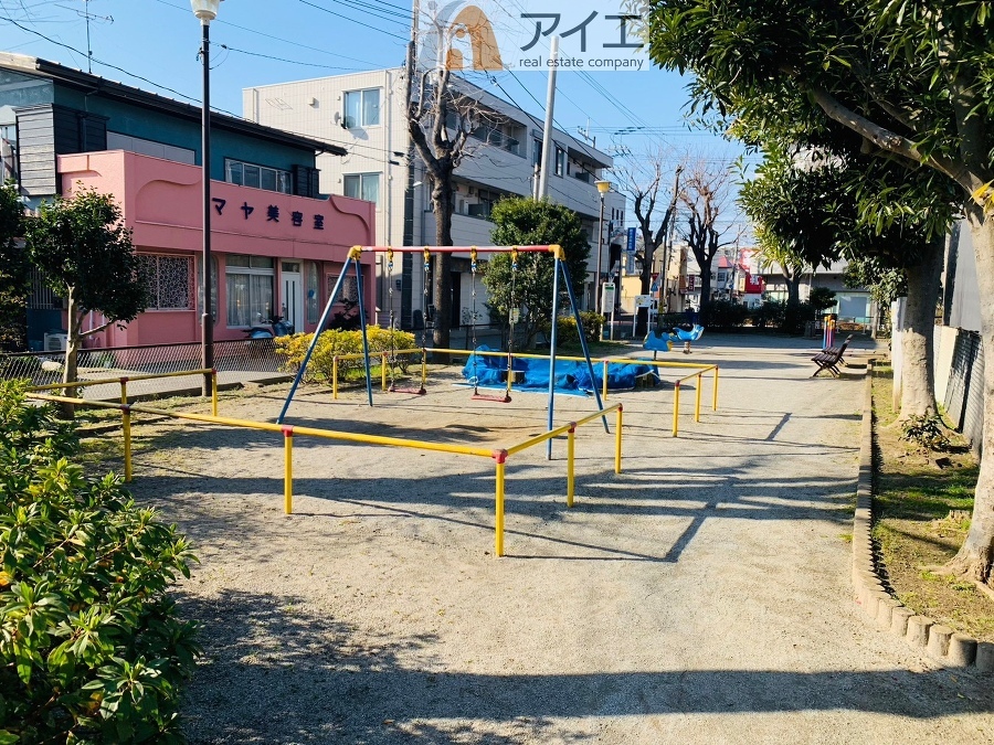 公園が近く、子育て家族に嬉しい緑豊かな環境です