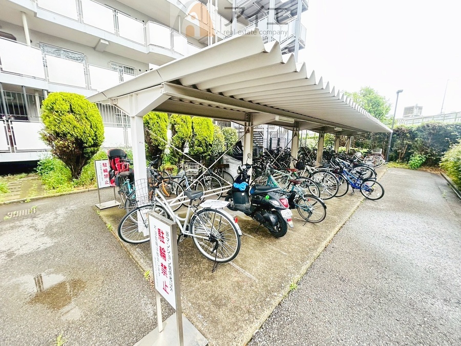 セキュリティ面にも配慮した駐輪場がございます