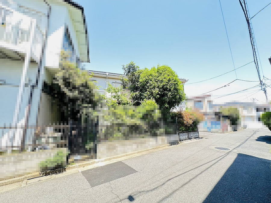   現況古屋あり。解体後着工。