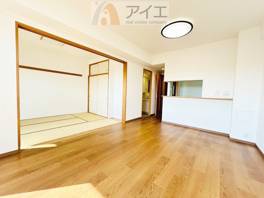 朝から日差しいっぱいの、明るい空間でのびのび過ごせます