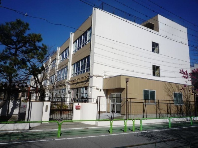 板橋区立高島第一小学校 490m 