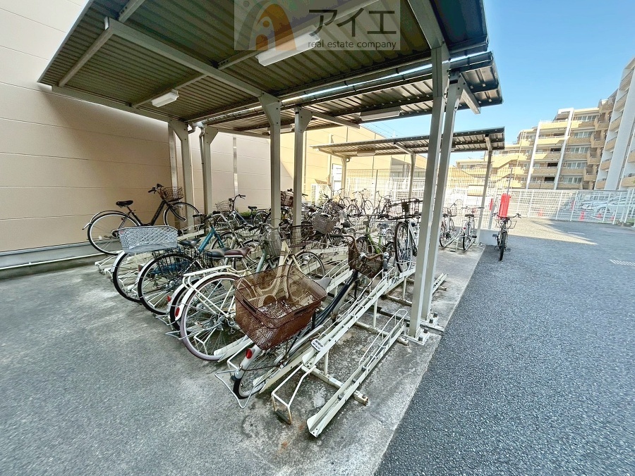 セキュリティ面にも配慮した駐輪場がございます
