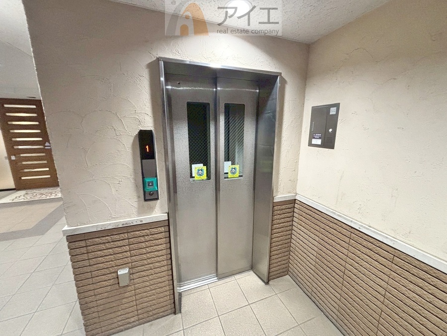 清掃も行き届いたエレベーターホール