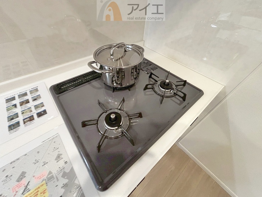 パンづくりやパーティ、大勢でお料理するのに大活躍3口コンロ