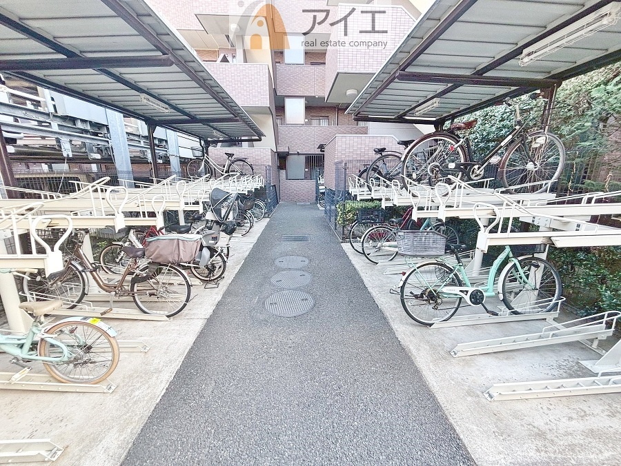 セキュリティ面にも配慮した駐輪場がございます