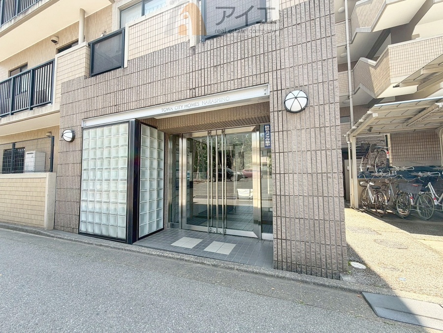 清掃や修理、不審者への声掛けも。管理員日勤は防犯にも有効