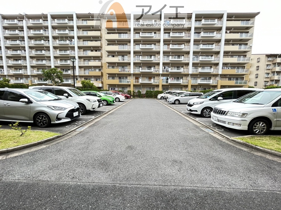 駐車場があるため車通勤の方にも安心なマンションです