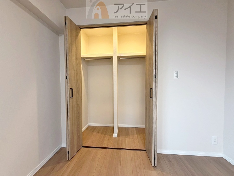 お子様の荷物も片付く、全居室収納スペース