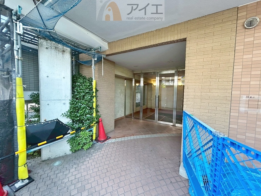 清掃や修理だけでなく、不審者への声掛けも。管理員の活動は防犯にも有効