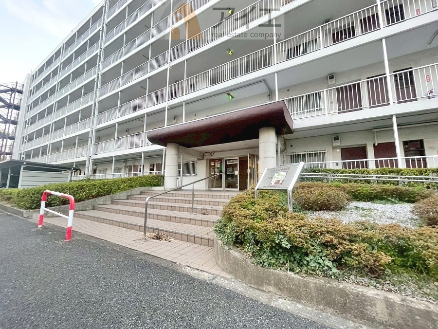 共用部の清掃・修理は管理員が実施