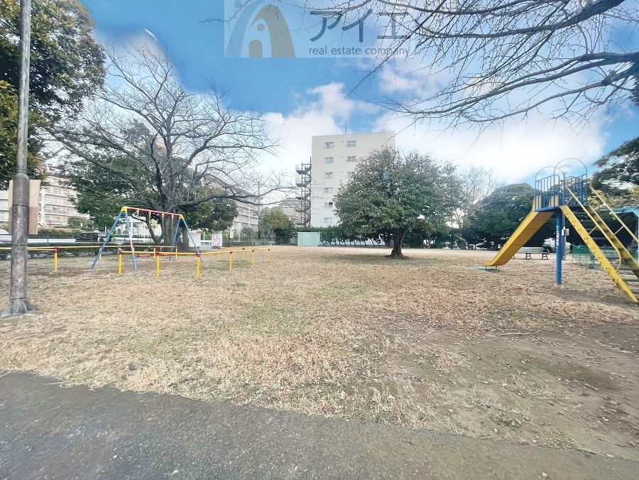 公園が近く、子育て家族に嬉しい緑豊かな環境です