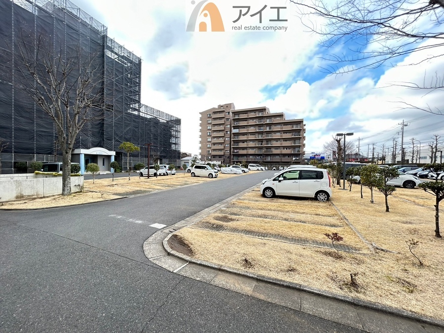 駐車場があるため車通勤の方にも安心なマンションです