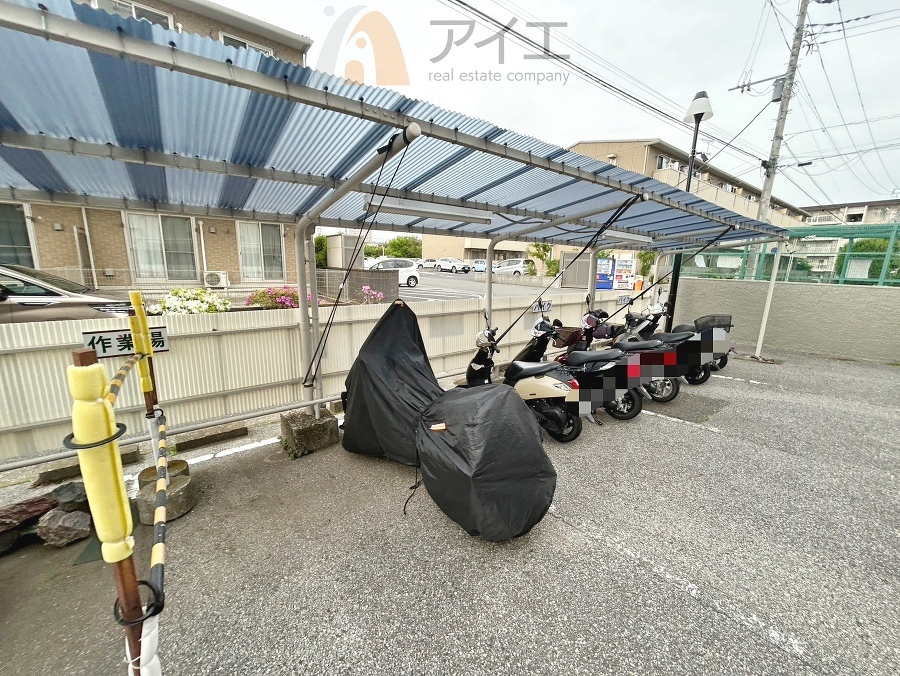 セキュリティ面にも配慮した駐輪場がございます