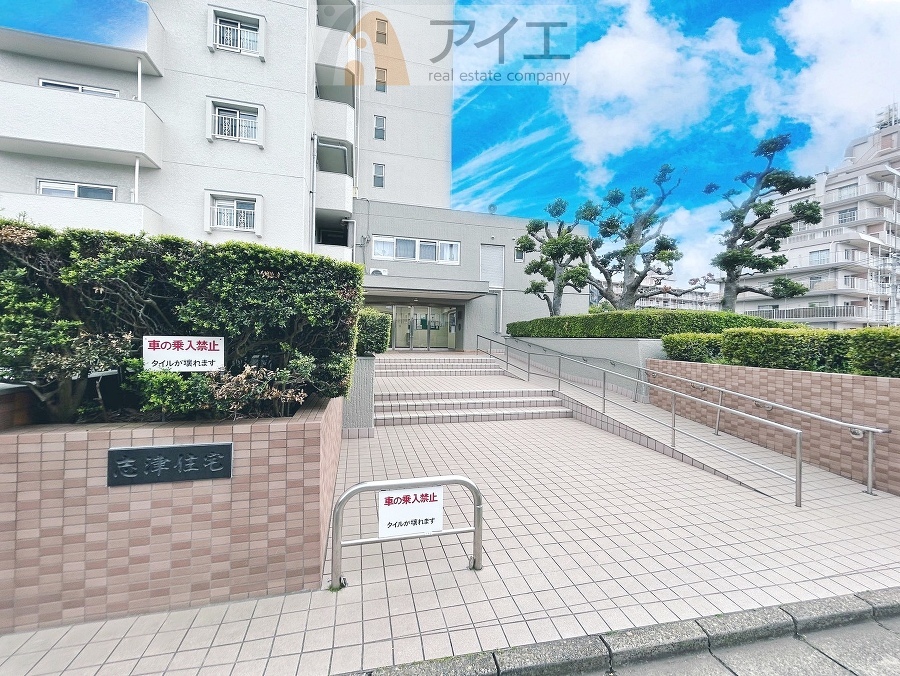 共用部の清掃・修理は管理員が実施