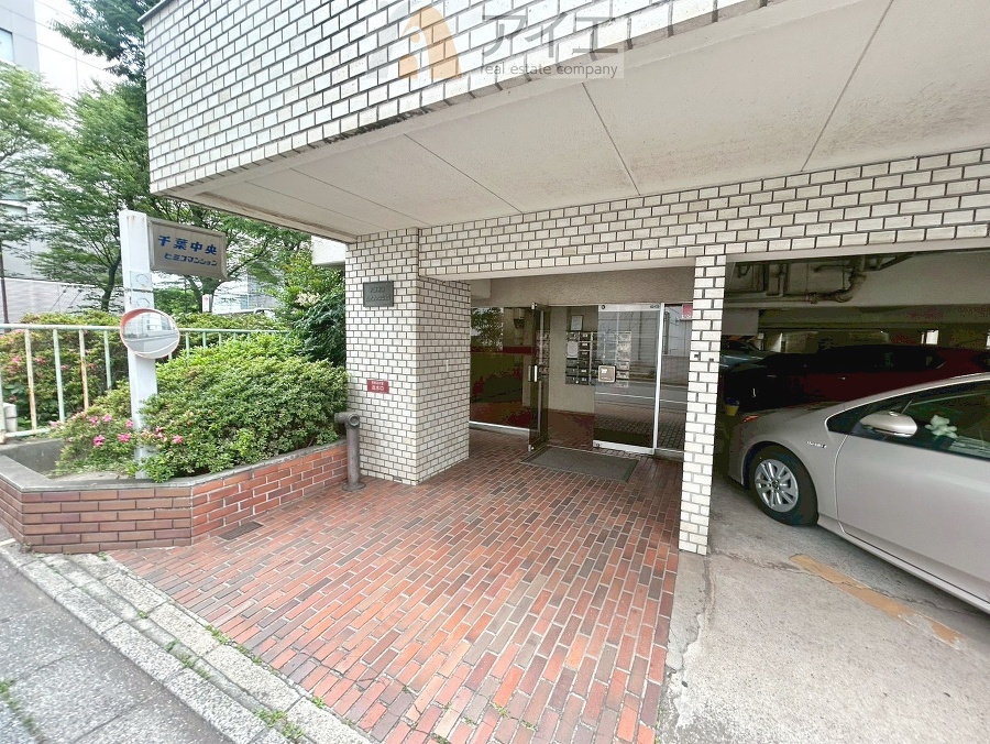 共用部の清掃・修理は管理員が実施