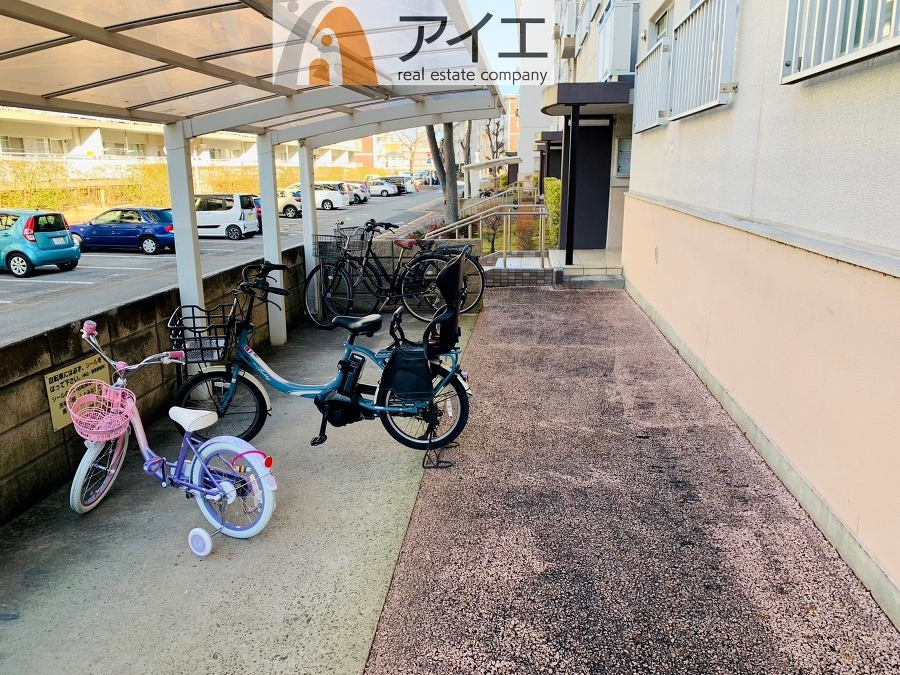 屋根付き駐輪場