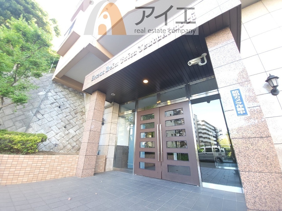 清掃や修理だけでなく、不審者への声掛けも。管理員の活動は防犯にも有効